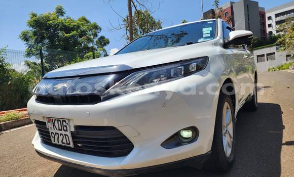 Nunua Ilio tumika Toyota Harrier Nyingine Gari ndani ya Bute nchini Kaskazini Mashariki mwa Kenya