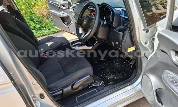 Nunua Ilio tumika Honda Fit Nyingine Gari ndani ya Bute nchini Kaskazini Mashariki mwa Kenya