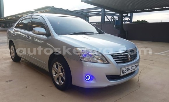 Oofamaa Toyota Premio Silver Makiinaa iti Machakos keessatti Nairobi keessatti