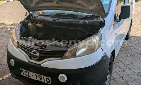 Nunua Ilio tumika Nissan NV200 Nyeupe Gari ndani ya Bomet nchini Bonde la Ufafanuzi