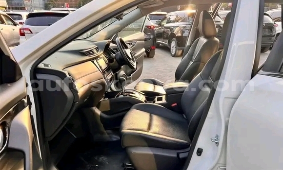 Buy Used Nissan X–Trail White Car in Gilgil in Central Buy Used Nissan X–Trail White Car in Gilgil in Central