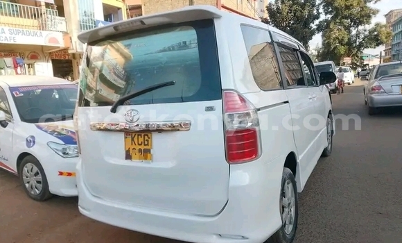 Buy Used Toyota Noah White Car in Changamwe in Coast Buy Used Toyota Noah White Car in Changamwe in Coast