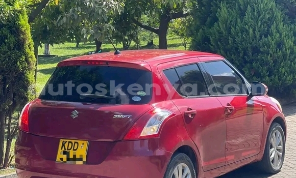 Oofamaa Suzuki Swift Red Makiinaa iti Bute keessatti Northeast Kenya keessatti
