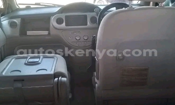 Oofamaa Toyota Porte Black Makiinaa iti Bute keessatti Northeast Kenya keessatti