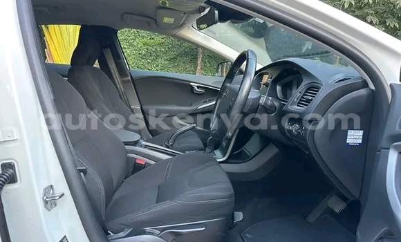 Buy Used Volvo V40 White Car in Nairobi in Nairobi Buy Used Volvo V40 White Car in Nairobi in Nairobi