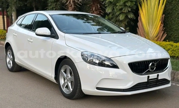 Buy Used Volvo V40 White Car in Nairobi in Nairobi Buy Used Volvo V40 White Car in Nairobi in Nairobi