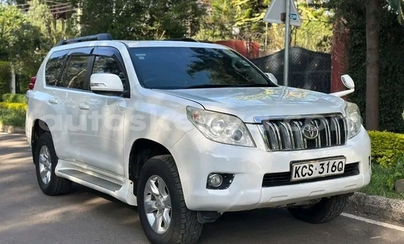 Buy Used Toyota Land Cruiser Prado White Car in Nairobi in Nairobi Buy Used Toyota Land Cruiser Prado White Car in Nairobi in Nairobi