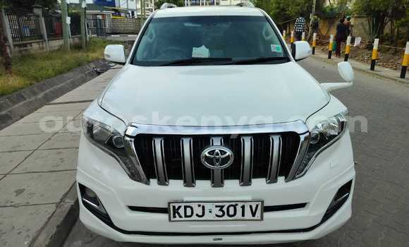 Buy Used Toyota Prado White Car in Nairobi in Nairobi