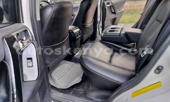 Nunua Ilio tumika Toyota Prado Nyeupe Gari ndani ya Nairobi nchini Nairobi Nunua Ilio tumika Toyota Prado Nyeupe Gari ndani ya Nairobi nchini Nairobi