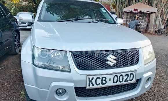 Nunua Ilio tumika Suzuki Escudo Fedha Gari ndani ya Nairobi nchini Nairobi