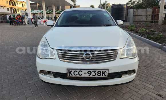 Oofamaa Nissan Sylphy White Makiinaa iti Nairobi keessatti Nairobi keessatti
