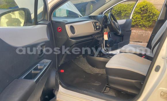Nunua Ilio tumika Toyota Vitz Nyeupe Gari ndani ya Nairobi nchini Nairobi Nunua Ilio tumika Toyota Vitz Nyeupe Gari ndani ya Nairobi nchini Nairobi