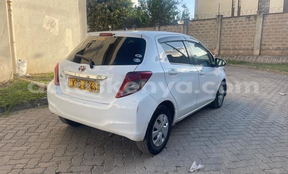 Nunua Ilio tumika Toyota Vitz Nyeupe Gari ndani ya Nairobi nchini Nairobi Nunua Ilio tumika Toyota Vitz Nyeupe Gari ndani ya Nairobi nchini Nairobi