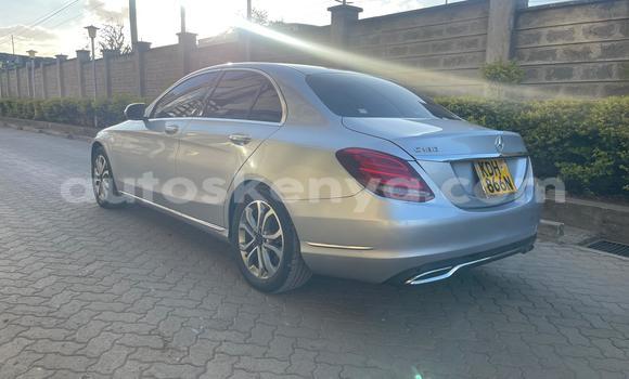 Nunua Ilio tumika Mercedes‒Benz 200 Fedha Gari ndani ya Nairobi nchini Nairobi Nunua Ilio tumika Mercedes‒Benz 200 Fedha Gari ndani ya Nairobi nchini Nairobi