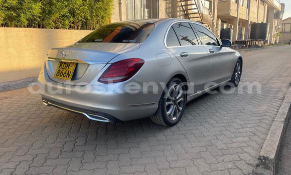 Nunua Ilio tumika Mercedes‒Benz 200 Fedha Gari ndani ya Nairobi nchini Nairobi Nunua Ilio tumika Mercedes‒Benz 200 Fedha Gari ndani ya Nairobi nchini Nairobi