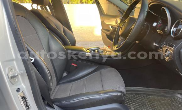 Nunua Ilio tumika Mercedes‒Benz 200 Fedha Gari ndani ya Nairobi nchini Nairobi Nunua Ilio tumika Mercedes‒Benz 200 Fedha Gari ndani ya Nairobi nchini Nairobi