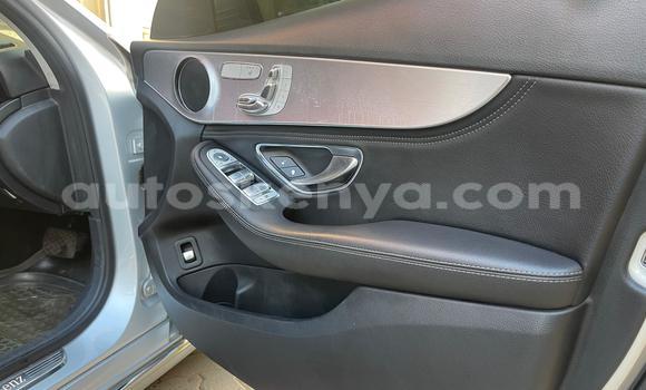 Nunua Ilio tumika Mercedes‒Benz 200 Fedha Gari ndani ya Nairobi nchini Nairobi Nunua Ilio tumika Mercedes‒Benz 200 Fedha Gari ndani ya Nairobi nchini Nairobi