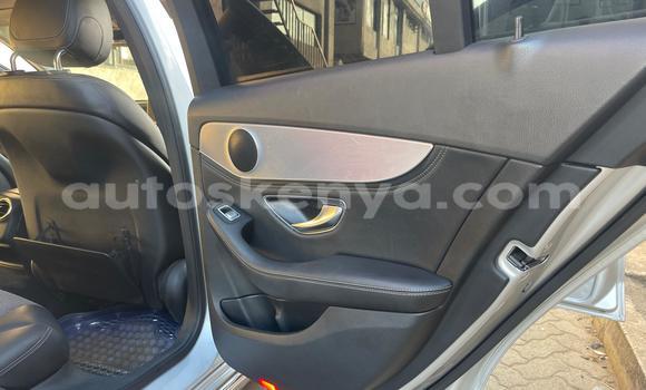 Nunua Ilio tumika Mercedes‒Benz 200 Fedha Gari ndani ya Nairobi nchini Nairobi Nunua Ilio tumika Mercedes‒Benz 200 Fedha Gari ndani ya Nairobi nchini Nairobi