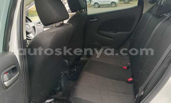 Nunua Ilio tumika Mazda Demio Nyeupe Gari ndani ya Nairobi nchini Nairobi Nunua Ilio tumika Mazda Demio Nyeupe Gari ndani ya Nairobi nchini Nairobi