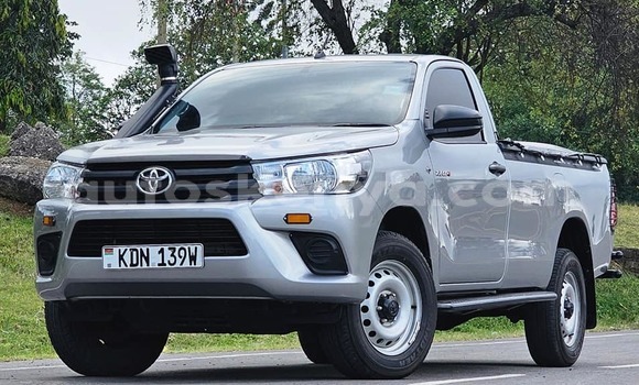 Nunua Ilio tumika Toyota Hilux Fedha Gari ndani ya Machakos nchini Nairobi Nunua Ilio tumika Toyota Hilux Fedha Gari ndani ya Machakos nchini Nairobi