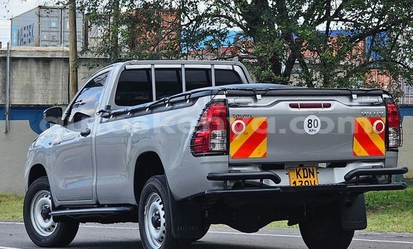 Nunua Ilio tumika Toyota Hilux Fedha Gari ndani ya Machakos nchini Nairobi Nunua Ilio tumika Toyota Hilux Fedha Gari ndani ya Machakos nchini Nairobi