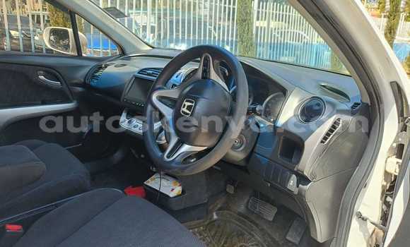 Nunua Ilio tumika Honda Stream Nyeupe Gari ndani ya Nairobi nchini Nairobi Nunua Ilio tumika Honda Stream Nyeupe Gari ndani ya Nairobi nchini Nairobi