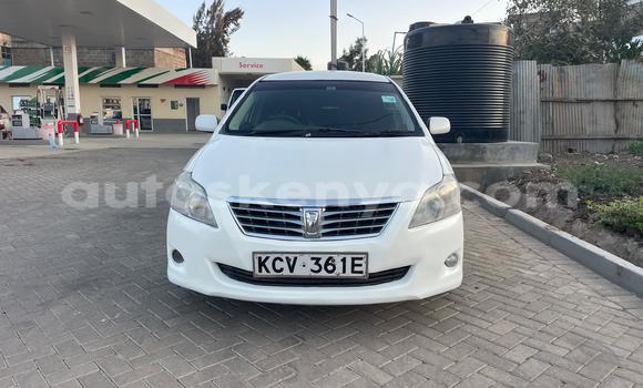 Oofamaa Toyota Premio White Makiinaa iti Nairobi keessatti Nairobi keessatti