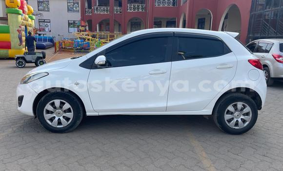 Nunua Ilio tumika Mazda Demio Nyeupe Gari ndani ya Nairobi nchini Nairobi Nunua Ilio tumika Mazda Demio Nyeupe Gari ndani ya Nairobi nchini Nairobi