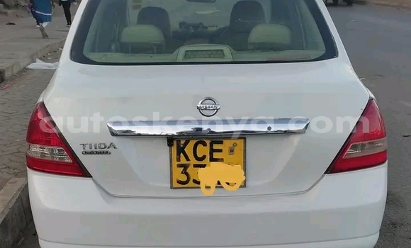 Nunua Ilio tumika Nissan tiida Nyeupe Gari ndani ya Gilgil nchini Kati Nunua Ilio tumika Nissan tiida Nyeupe Gari ndani ya Gilgil nchini Kati