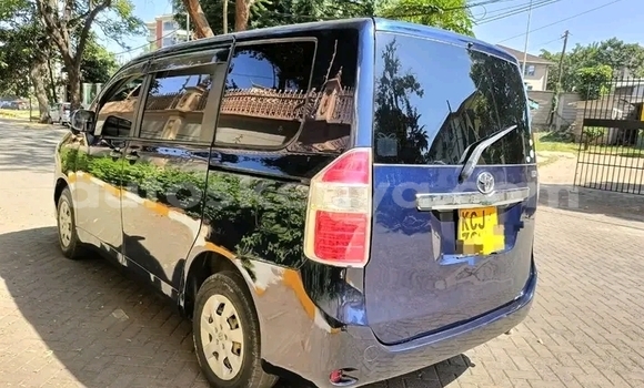 Nunua Ilio tumika Toyota Noah Nyingine Gari ndani ya Busia nchini West Kenya Nunua Ilio tumika Toyota Noah Nyingine Gari ndani ya Busia nchini West Kenya