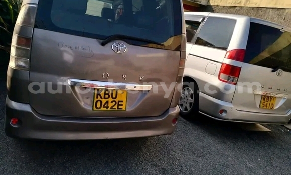 Nunua Ilio tumika Toyota Noah Nyingine Gari ndani ya Busia nchini West Kenya Nunua Ilio tumika Toyota Noah Nyingine Gari ndani ya Busia nchini West Kenya