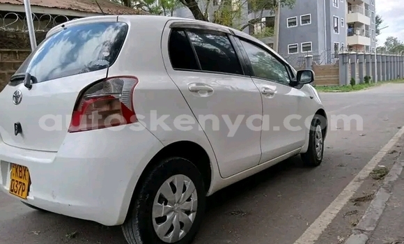 Nunua Ilio tumika Toyota Vitz Nyeupe Gari ndani ya Changamwe nchini Pwani Nunua Ilio tumika Toyota Vitz Nyeupe Gari ndani ya Changamwe nchini Pwani