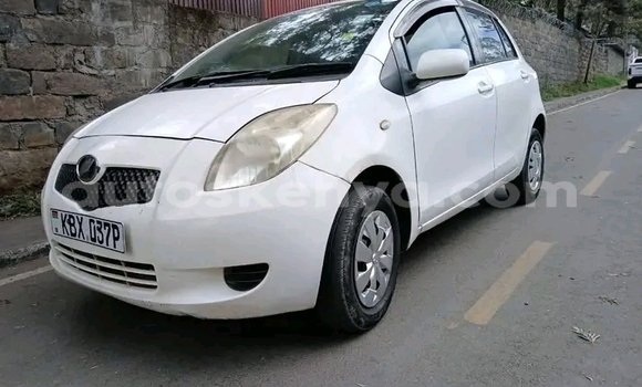 Nunua Ilio tumika Toyota Vitz Nyeupe Gari ndani ya Changamwe nchini Pwani Nunua Ilio tumika Toyota Vitz Nyeupe Gari ndani ya Changamwe nchini Pwani
