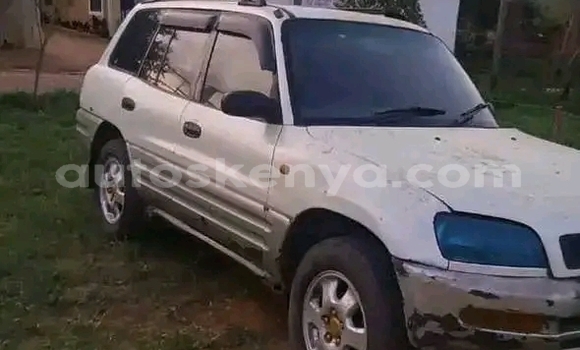 Nunua Ilio tumika Toyota RAV4 Nyingine Gari ndani ya Griftu nchini Kaskazini Mashariki mwa Kenya Nunua Ilio tumika Toyota RAV4 Nyingine Gari ndani ya Griftu nchini Kaskazini Mashariki mwa Kenya