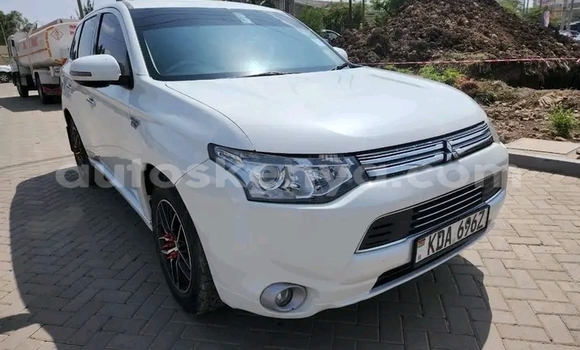 Nunua Ilio tumika Mitsubishi Outlander Nyeupe Gari ndani ya Bute nchini Kaskazini Mashariki mwa Kenya Nunua Ilio tumika Mitsubishi Outlander Nyeupe Gari ndani ya Bute nchini Kaskazini Mashariki mwa Kenya
