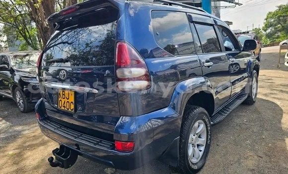 Nunua Ilio tumika Toyota Prado Nyeusi Gari ndani ya Bute nchini Kaskazini Mashariki mwa Kenya