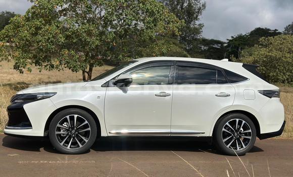 Nunua Ilio tumika Toyota Harrier Nyeupe Gari ndani ya Nairobi nchini Nairobi Nunua Ilio tumika Toyota Harrier Nyeupe Gari ndani ya Nairobi nchini Nairobi