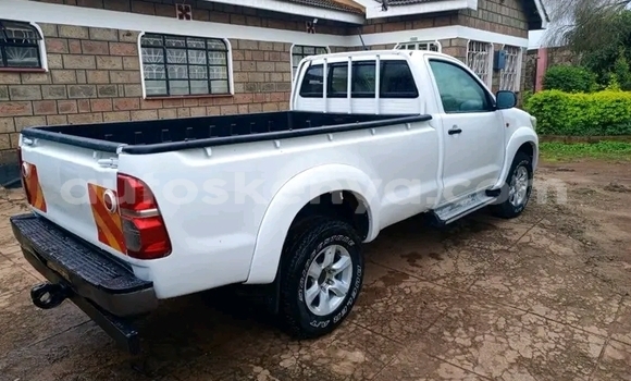 Buy Used Toyota Hilux White Car in Import - Dubai in Central Kenya Buy Used Toyota Hilux White Car in Import - Dubai in Central Kenya