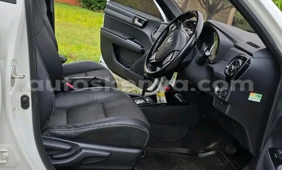 Buy Used Toyota Fielder White Car in Changamwe in Coast Buy Used Toyota Fielder White Car in Changamwe in Coast