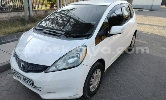 Buy Used Honda Fit White Car in Bute in Northeast Kenya Buy Used Honda Fit White Car in Bute in Northeast Kenya