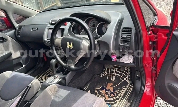 Oofamaa Honda Fit Red Makiinaa iti Bungoma keessatti West Kenya keessatti