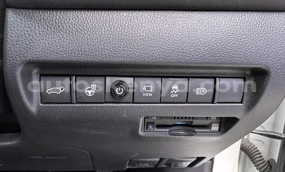 Buy Used Toyota Harrier White Car in Busia in West Kenya Buy Used Toyota Harrier White Car in Busia in West Kenya