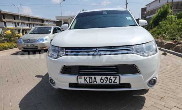 Buy Used Mitsubishi Outlander White Car in Nairobi in Nairobi