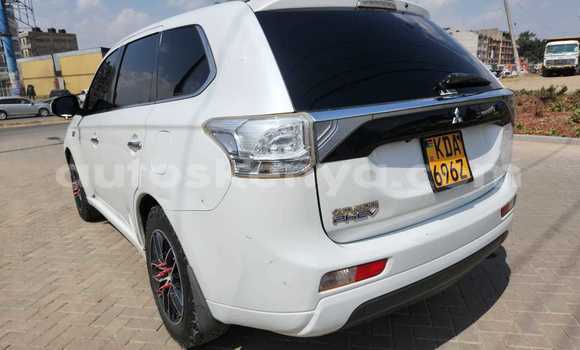 Nunua Ilio tumika Mitsubishi Outlander Nyeupe Gari ndani ya Nairobi nchini Nairobi Nunua Ilio tumika Mitsubishi Outlander Nyeupe Gari ndani ya Nairobi nchini Nairobi