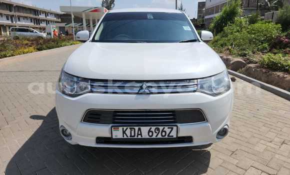 Nunua Ilio tumika Mitsubishi Outlander Nyeupe Gari ndani ya Nairobi nchini Nairobi Nunua Ilio tumika Mitsubishi Outlander Nyeupe Gari ndani ya Nairobi nchini Nairobi