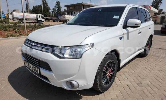 Nunua Ilio tumika Mitsubishi Outlander Nyeupe Gari ndani ya Nairobi nchini Nairobi Nunua Ilio tumika Mitsubishi Outlander Nyeupe Gari ndani ya Nairobi nchini Nairobi