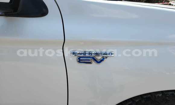 Nunua Ilio tumika Mitsubishi Outlander Nyeupe Gari ndani ya Nairobi nchini Nairobi Nunua Ilio tumika Mitsubishi Outlander Nyeupe Gari ndani ya Nairobi nchini Nairobi