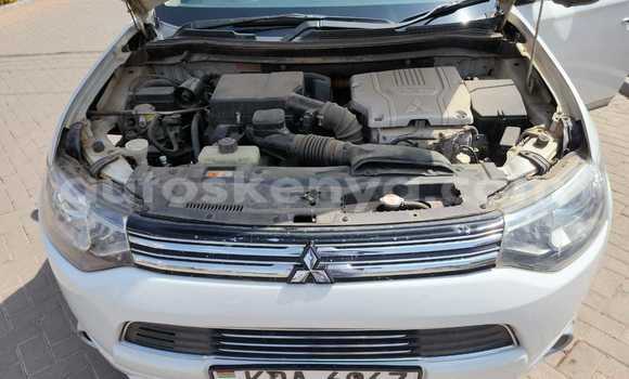 Nunua Ilio tumika Mitsubishi Outlander Nyeupe Gari ndani ya Nairobi nchini Nairobi Nunua Ilio tumika Mitsubishi Outlander Nyeupe Gari ndani ya Nairobi nchini Nairobi