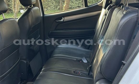 Nunua Ilio tumika Chevrolet TrailBlazer Nyeupe Gari ndani ya Nairobi nchini Nairobi Nunua Ilio tumika Chevrolet TrailBlazer Nyeupe Gari ndani ya Nairobi nchini Nairobi