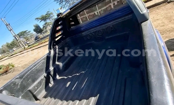 Nunua Ilio tumika Toyota Hilux Bluu Gari ndani ya Gazi nchini Pwani Nunua Ilio tumika Toyota Hilux Bluu Gari ndani ya Gazi nchini Pwani